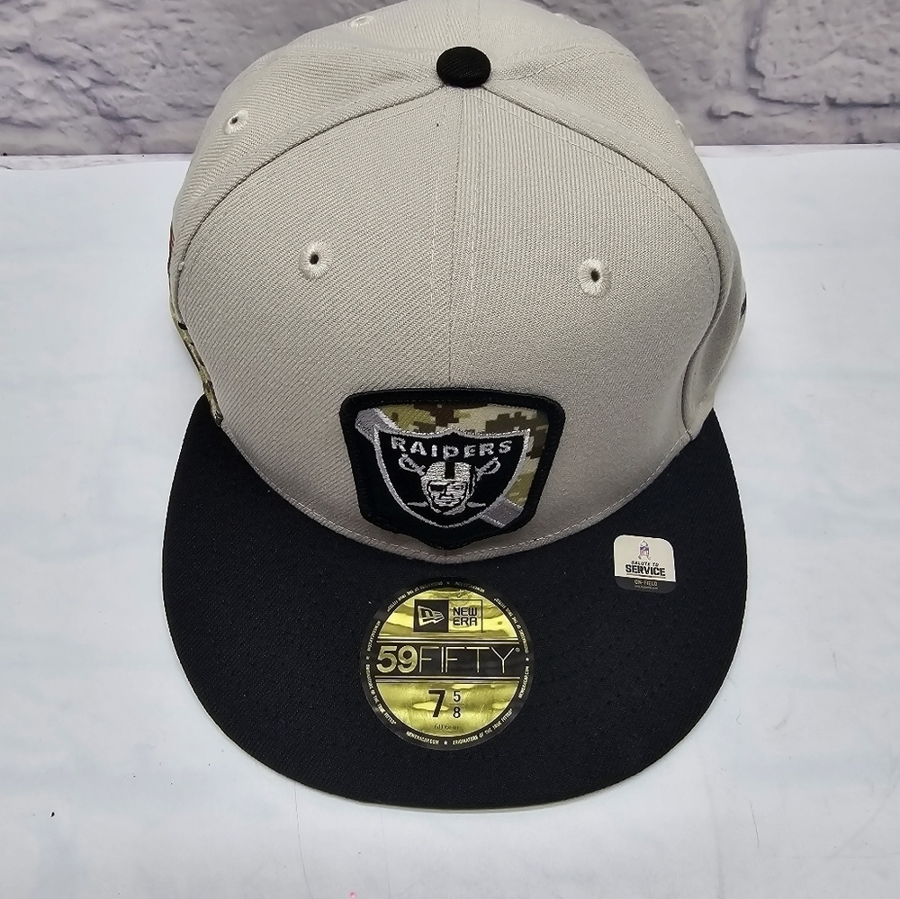 Las Vegas Raiders Hat Cap 59FIFTY 7 5/8 New Era Salute to Service Fitted NFL